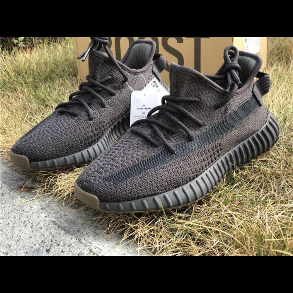 YEEZY BOOST 350 V2